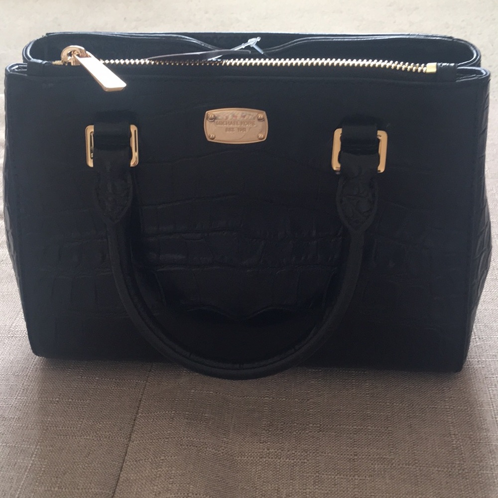 Michael kors satchel bag